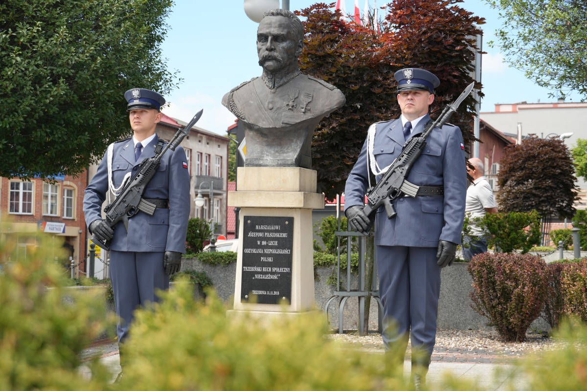 Obchody Święta Służby Więziennej na Rynku w Trzebini