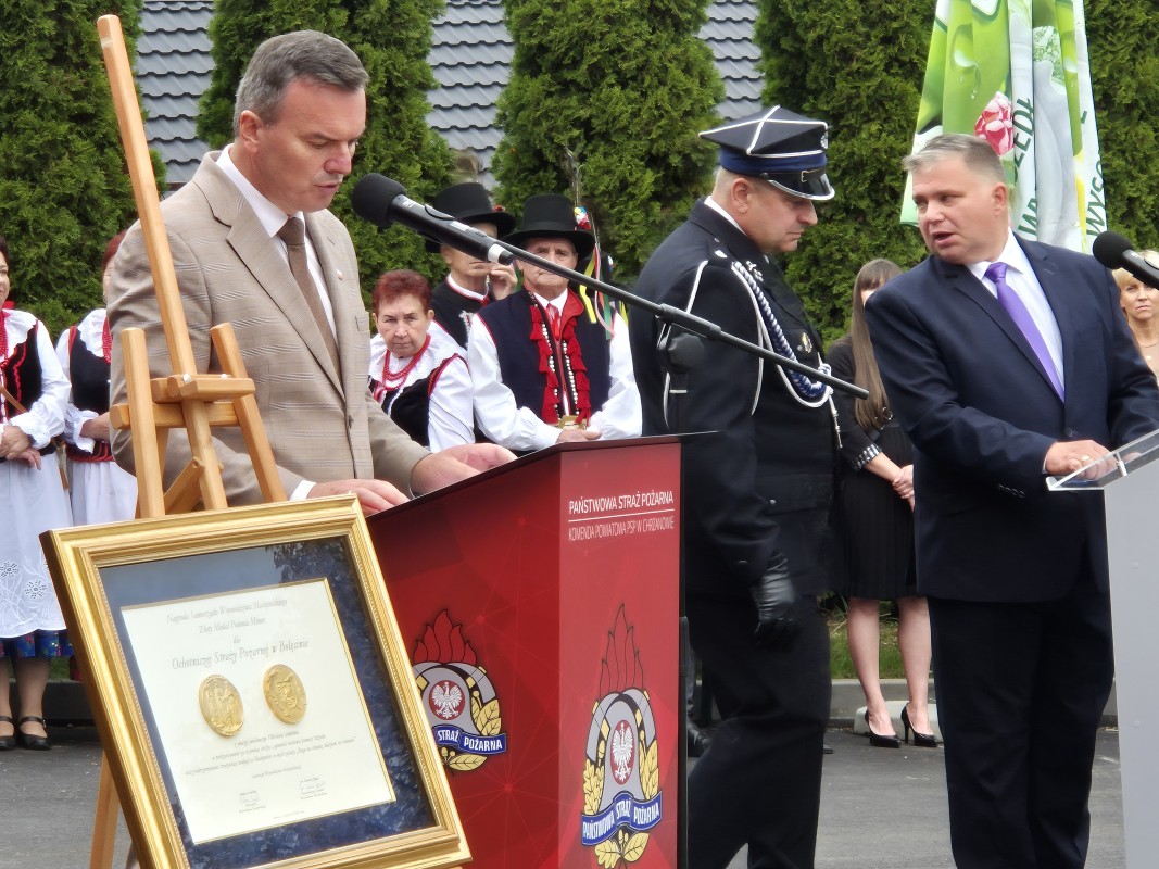 Goście przemawiają podczas uroczystości