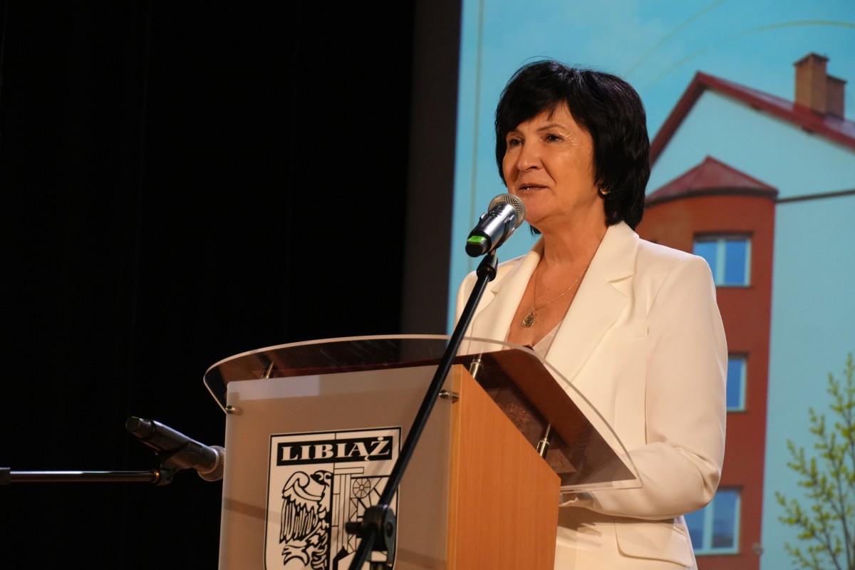 Dyrektor Anetta Szewczyk na scenie
