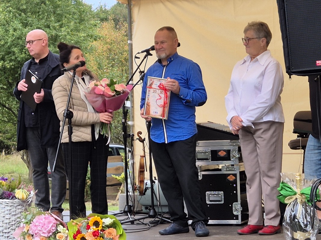 Goście składają Góreckim życzenia