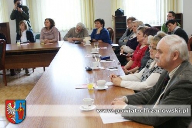 W starostwie odbyła się konferencja inaugurująca projekt "Z pomocą rodzinie" 