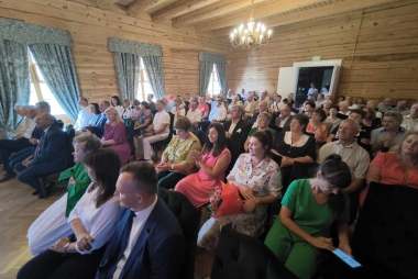 Publiczność w Dworze z Drogini podczas forum w 2024 roku