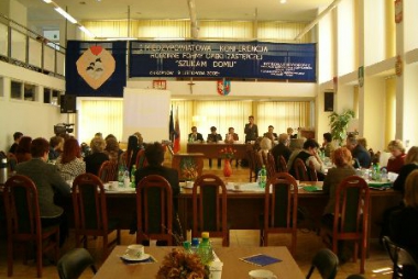Konferencja pt: „Rodzinne formy opieki zastępczej SZUKAM DOMU”