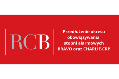 czerwone tło RCB  Przedłużenie okresu obowiązywania stopni alarmowych BRAVO oraz Charlie CRP (napis białymi literami)