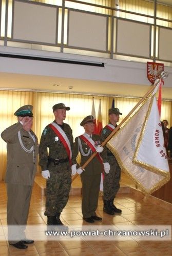 Kombatanci zaprezentowali na sesji sztandar związku 