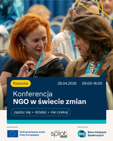 Zdjęcie dwóch kobiet rozmiających ze sobą. Ponżej pole tekstowe z logotypami.